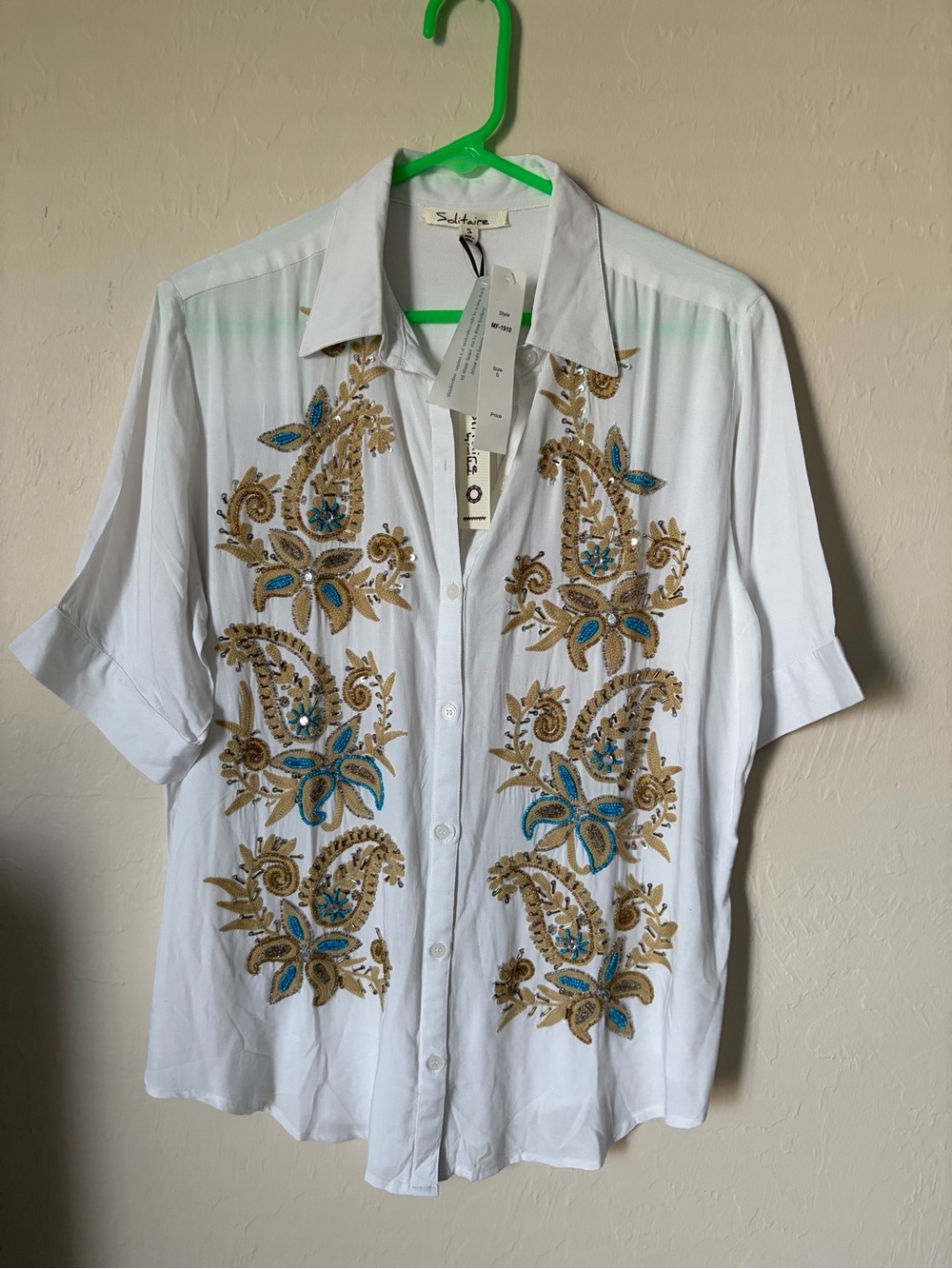 NWT Solitaire White Short-Sleeve Button-Down Shirt with Gold and Teal Embroidery